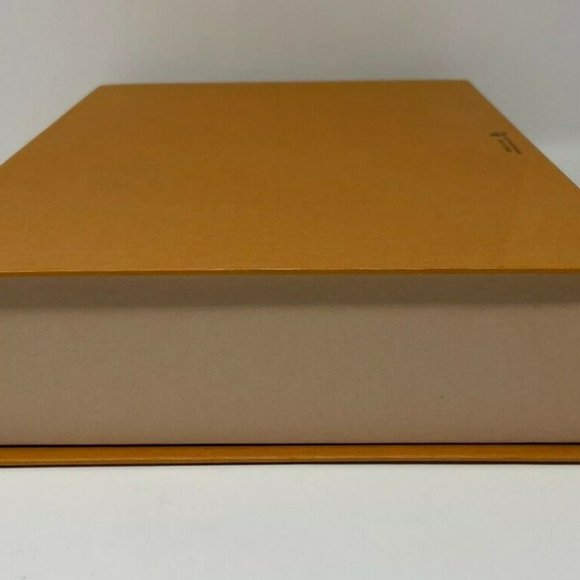Authentic Louis Vuitton Accessory Orange Box w/Magnetic Close - Picture 4 of 4